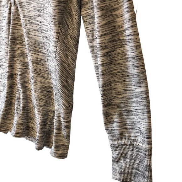 Kuhl Henley Top Pullover Women M Svenna #8339 KUHL Gray White Spacedye Stripe - Picture 3 of 10